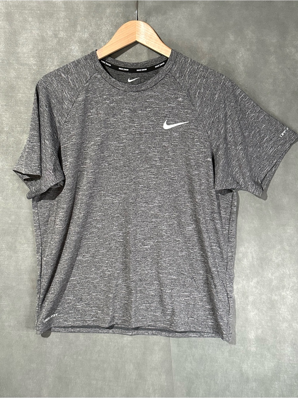 Nike Swim Men’s Gray Dri-FIT Short Sleeve UPF 40+ Athletic Tee Shirt Size Large